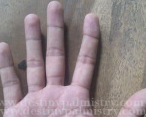 curved finger, Crooked finger of Jupiter, bent index finger, meaning of bent index fingertip